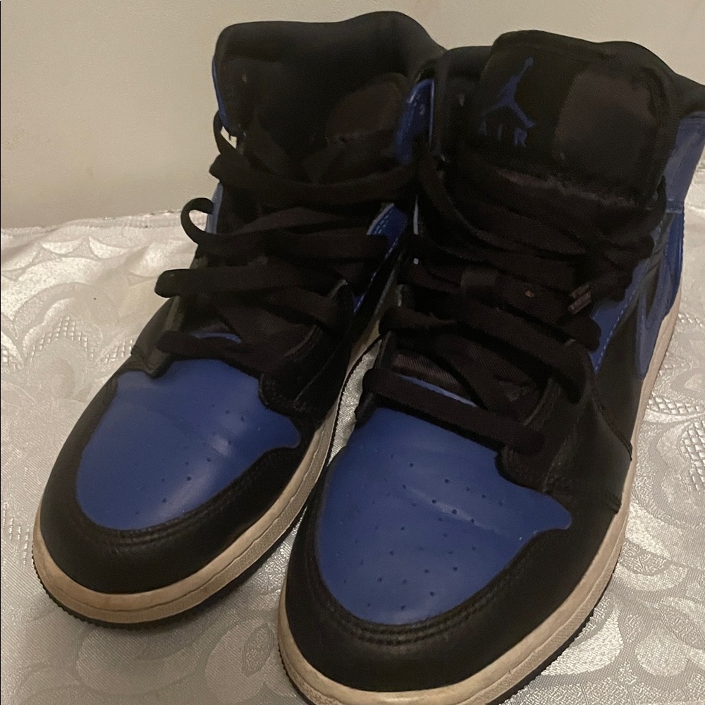 Nike Air Black and Blue Sneakers 6.5